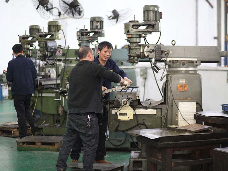 為什麽注塑模具成型會出現頂白？
