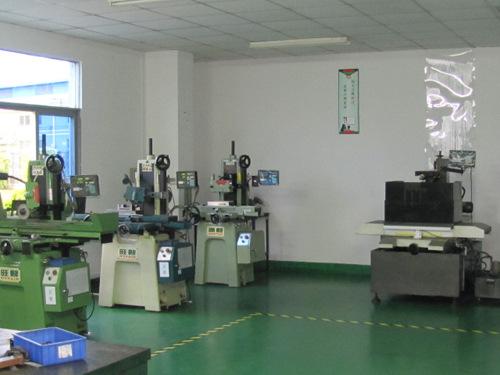 注塑模具製造斜導柱滑（huá）塊的（de）耐磨塊結構（gòu）和（hé）要求